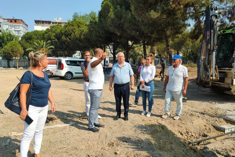 İzmir Karabağlar'da Uğur Mumcu Parkı yenileniyor -