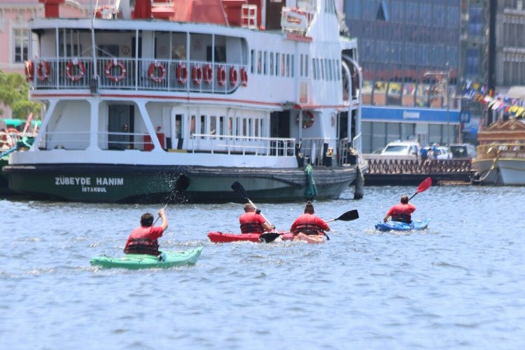İzmir Körfez Festivali’nin ikinci gününde renkli görüntüler -