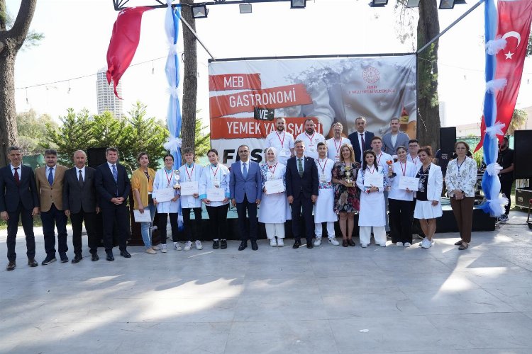 İzmir MEB Gastronomi Festivalinde lezzet şöleni -