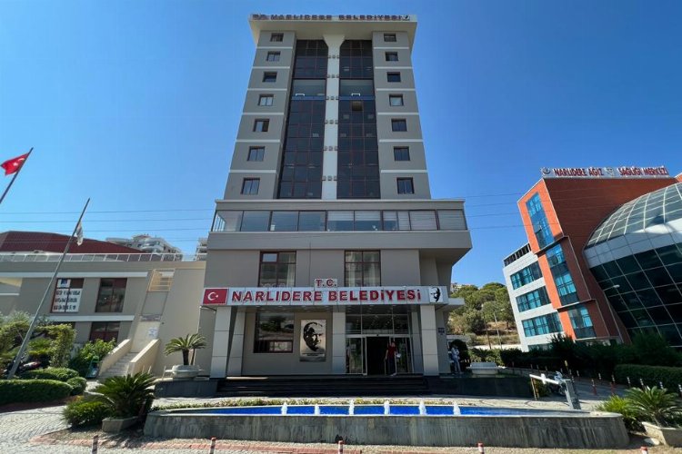 İzmir Narlıdere Belediyesi mobil cihazlarda -