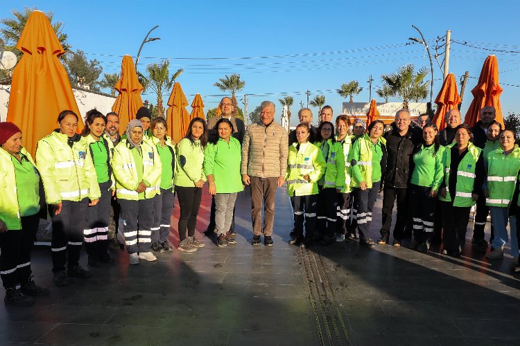 İzmir Narlıdere'nin temizlik kadınlara emanet -