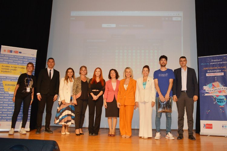 İzmirli gençlere Avrupa Birliği fırsatları tanıtıldı -