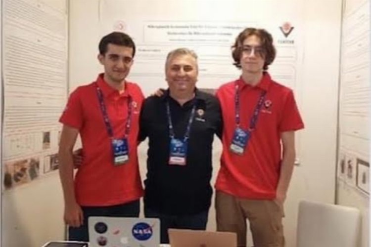 İzmirli kolej öğrencilerinden TÜBİTAK başarısı -