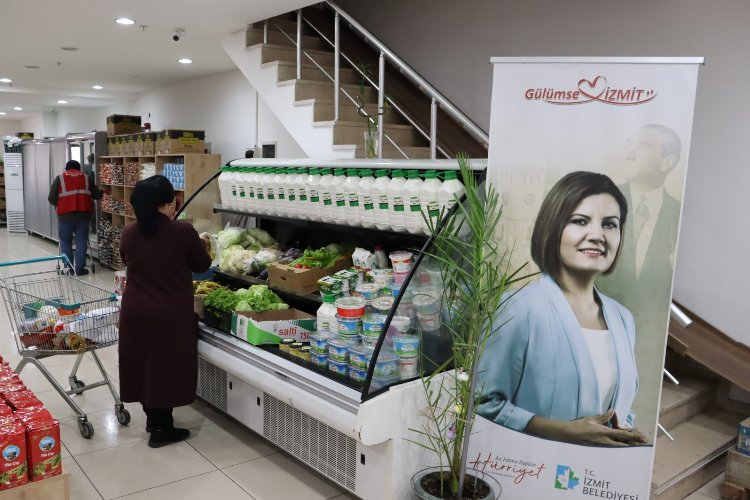 İzmit Belediyesi Gıda Bankası ile yüzler gülüyor -