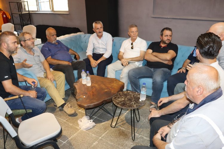 İzmit Belediyesi kaldırım işgallerine karşı bilgilendiriyor -