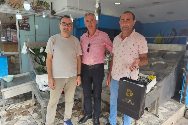 İzmit Belediyesi'nden balıkçılara ziyaret -