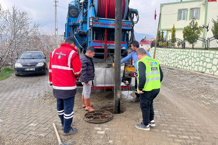 İzmit Belediyesi ve İBB selin yaralarını sarıyor -