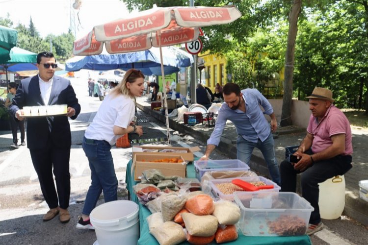 İzmit Belediyesi yöneticileri pazar esnafı ile buluştu -
