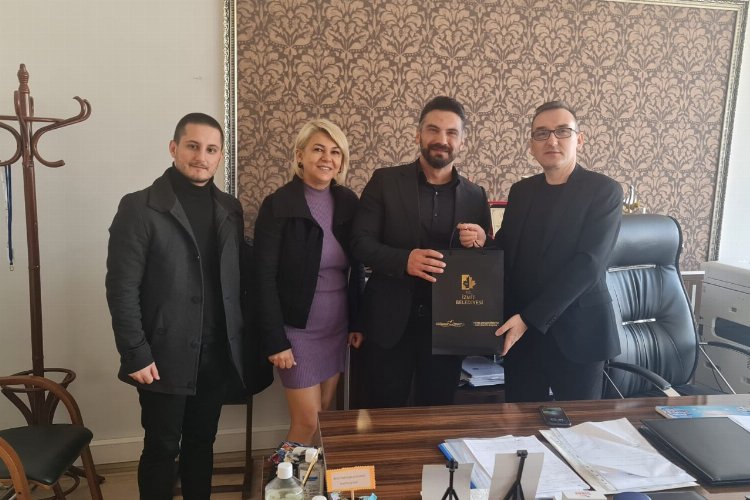 İzmit depremzede öğrenciler için kolları sıvadı -