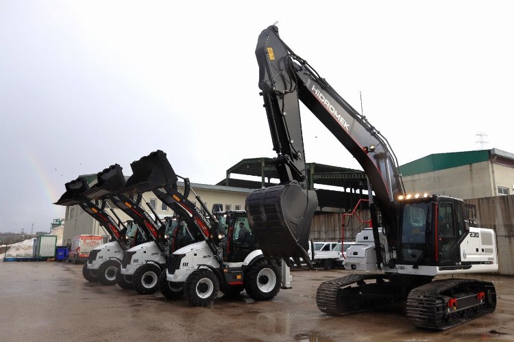 İzmit'e 4 yeni iş makinesi -