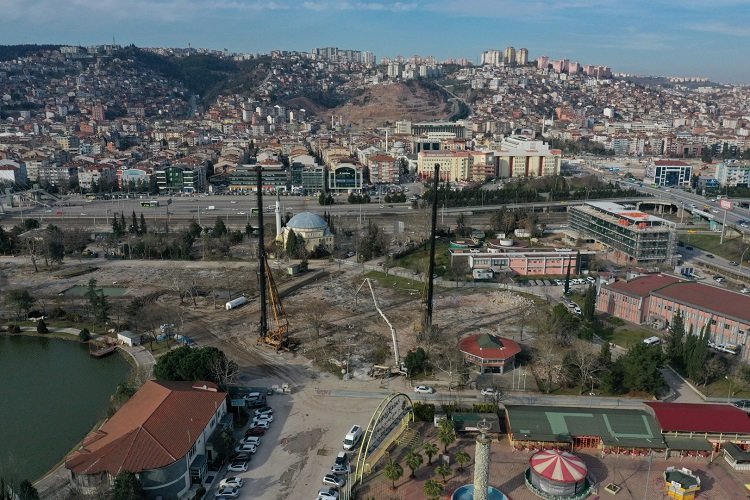 İzmit Millet Bahçesi'nde çalışma devam ediyor -