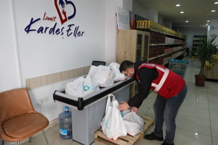 İzmit'te Gıda Bankası ve Aşevi'nde bağışlara devam -