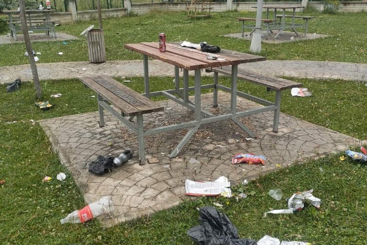 İzmit'ten çevreyi kirletenlere tepki gösterdi -