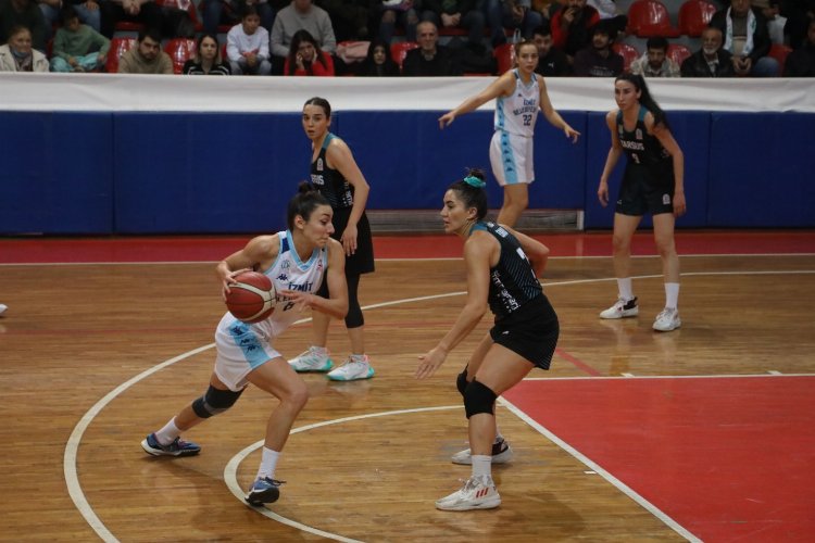 İzmitli Periler lider Tarsus’u yendi -