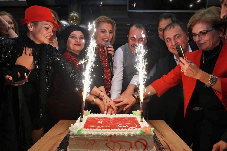 İzmitliler unutulmaz yılbaşı gecesi yaşadı -