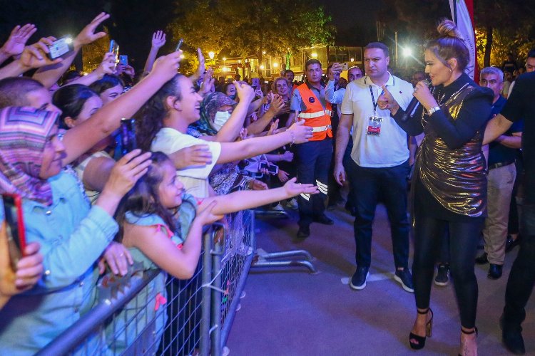 Kadın dostu Gaziantep'e Akalın'dan konserli destek -