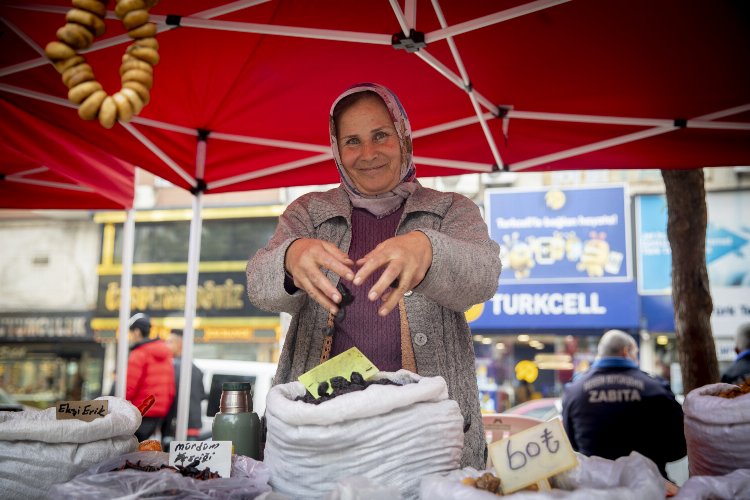 Kadınlar hem kazanıyor hem sosyalleşiyor -