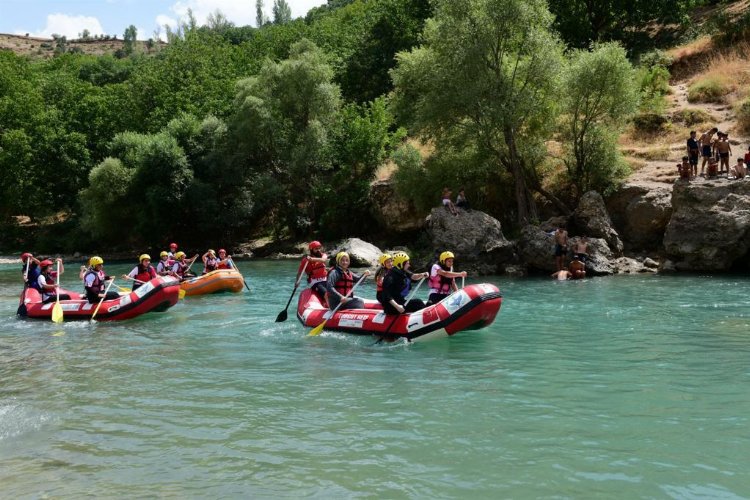 Kadınlar rafting şampiyonasında iddialı -