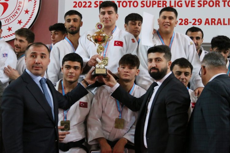 Kağıtspor, judoda süper lige yükseldi -