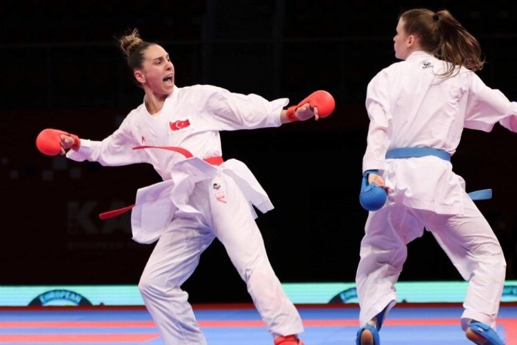 Kağıtsporlu Gülsen, Akdeniz Şampiyonu -