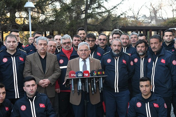 Kahraman iftaiyeye Büyükkılıç'tan karşılama -