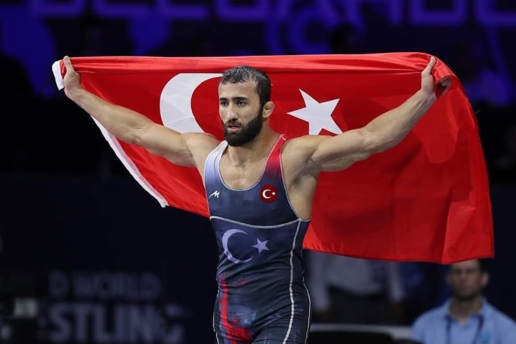 Kahramanmaraşlı milli güreşçi dünya şampiyonu oldu -