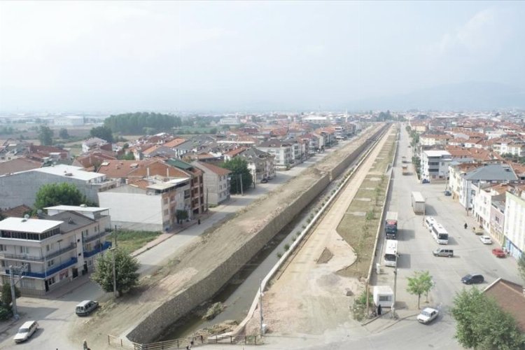 Kanal İnegöl yeşilleniyor -