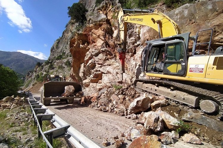 Kapuzbaşı Şelaleri yolunda önemli çalışma -