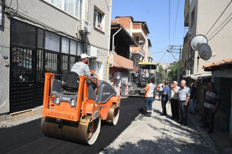 Karabağlar'da asfaltlamalar son hızla sürüyor -