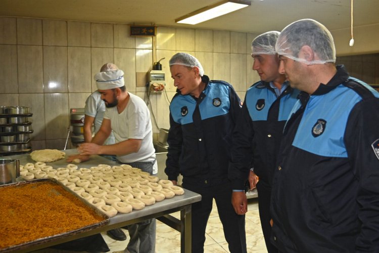 Karabağlar'da yılbaşı denetimleri sürüyor -