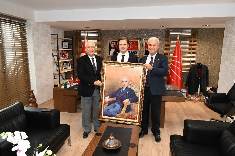 Karabağlar'dan CHP İzmir İl Başkanlığı'na 'hayırlı olsun' ziyareti -