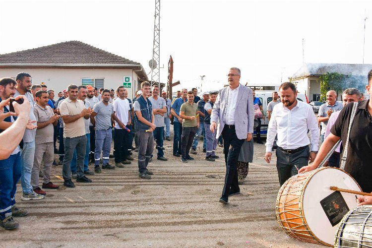 Karacabey Belediyesi'nde toplu sözleşme sevinci -