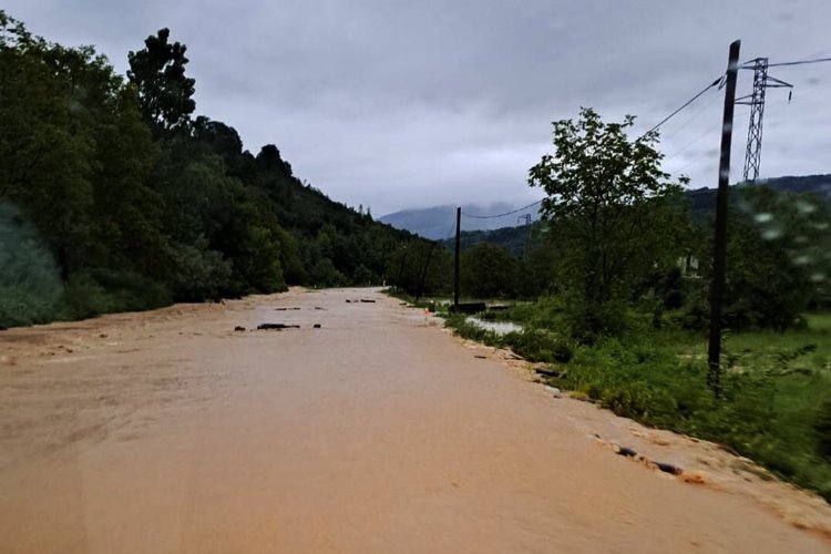 Karadeniz'i sel vurdu: 2 ölü, 1 kayıp -