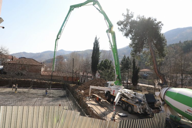 Karamürsel Kızderbent’te çok amaçlı salon temeli -