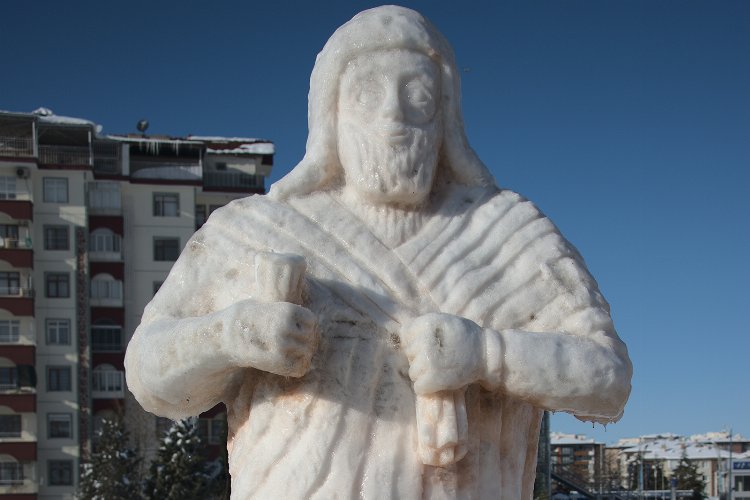 Kardan 'Kral Tarhunza' heykeli büyük ilgi görüyor -