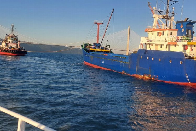 Kargo gemisi dümen arızası yaptı... Boğaz trafiği çift yönlü askıya alındı -