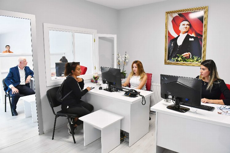 Kariyer Merkezi işveren ve iş arayanlar arasında köprü oluyor -