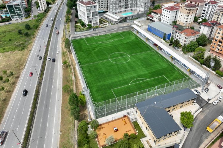 Kartal'a yeni futbol sahası -