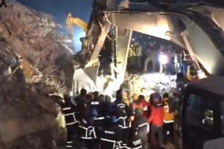KASKİ enkazdan Kamil'i çıkardı -