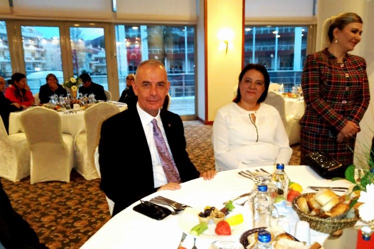 Kaymakam Aksoy'dan yetimlere özel iftar -