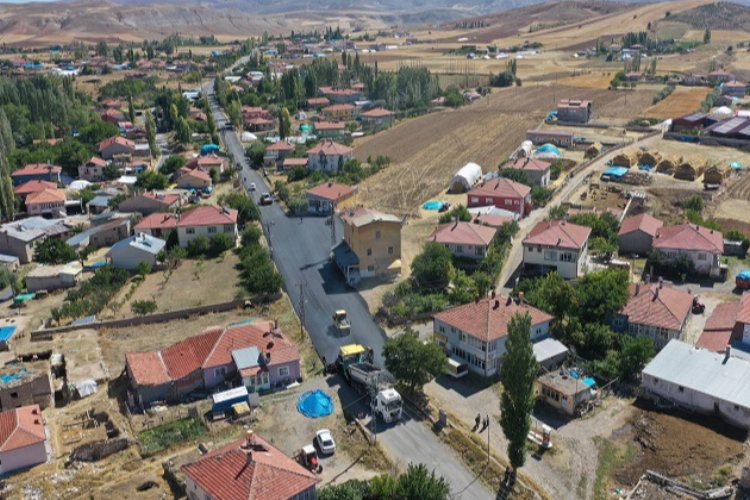 Kayseri Akkışla'da işler 'yol'unda gidiyor -