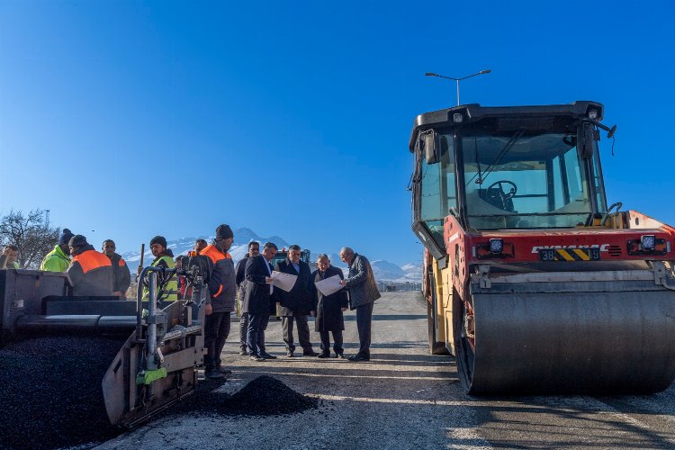 Kayseri Büyükşehir'de hizmetler 'yol'unda -