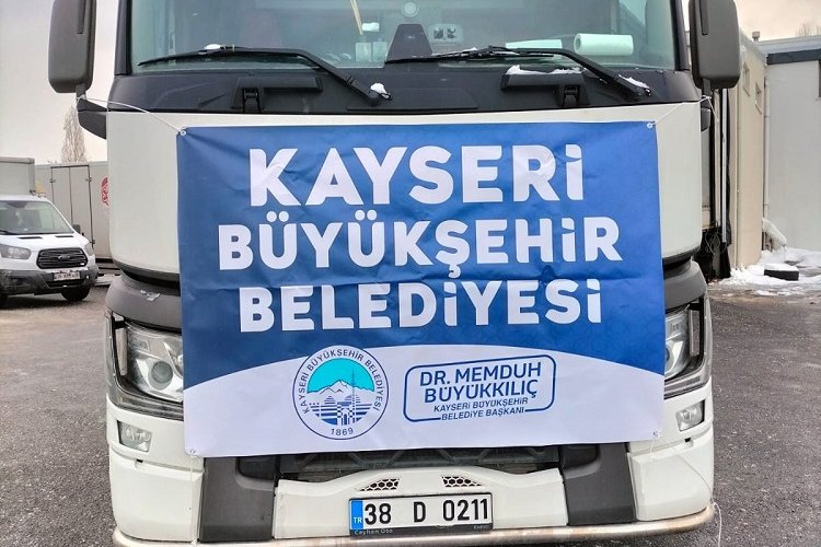 Kayseri Büyükşehir'den 40 tır yardım -