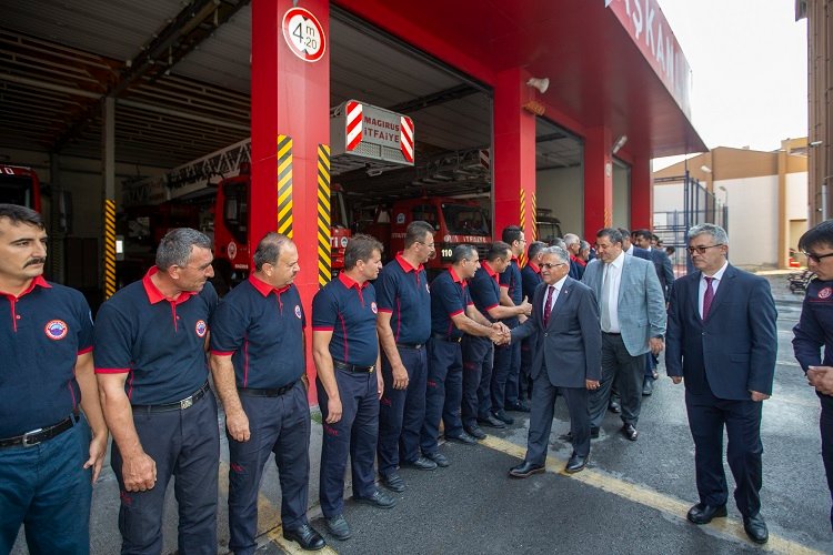 Kayseri Büyükşehir'den fazla mesai -