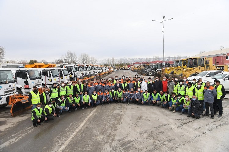 Kayseri Büyükşehir'den kar teyakkuzu -