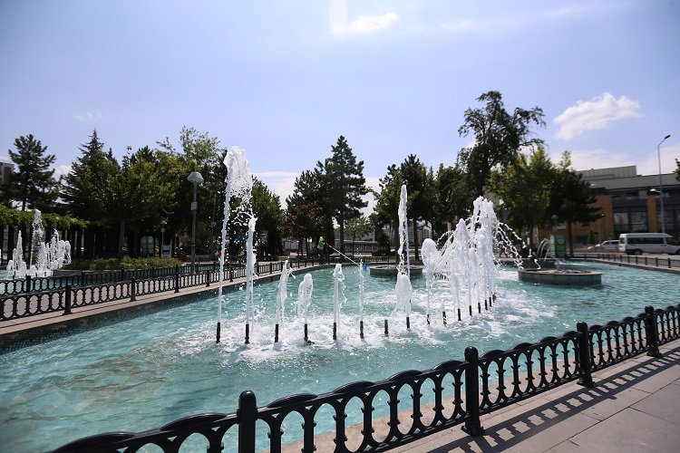 Kayseri Büyükşehir'den sıcağa karşı yeşil doku önlemi -