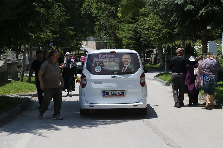 Kayseri Büyükşehir'den ücretsiz mezarlık ulaşımı -