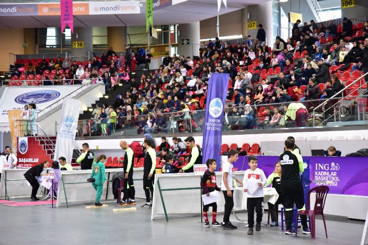 Kayseri Büyükşehir'in yetenek testine büyük ilgi -