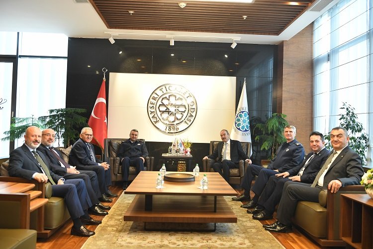 Kayseri Büyükşehir Mükemmellik Zirvesi'nde -