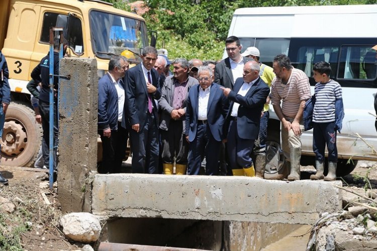 Kayseri Büyükşehir selin izlerini siliyor -